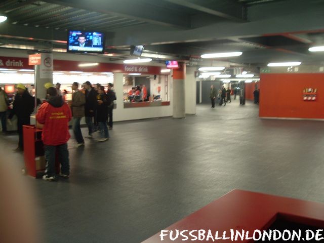 Emirates - Und hinterm Block siehts so aus - Arsenal FC - fussballinlondon.de