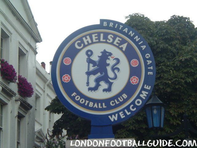 Stamford Bridge - Entrance to the stadium premises coming from Arsenal tube station - Chelsea FC - londonfootballguide.com