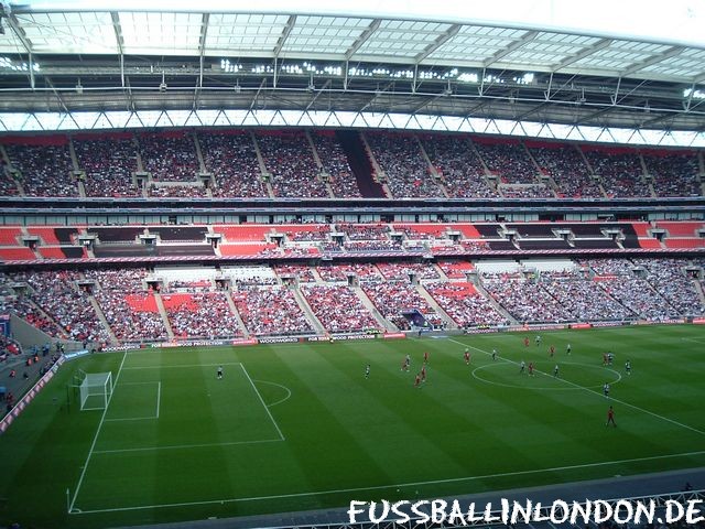 Wembley Stadium - Nordtribüne - England - fussballinlondon.de